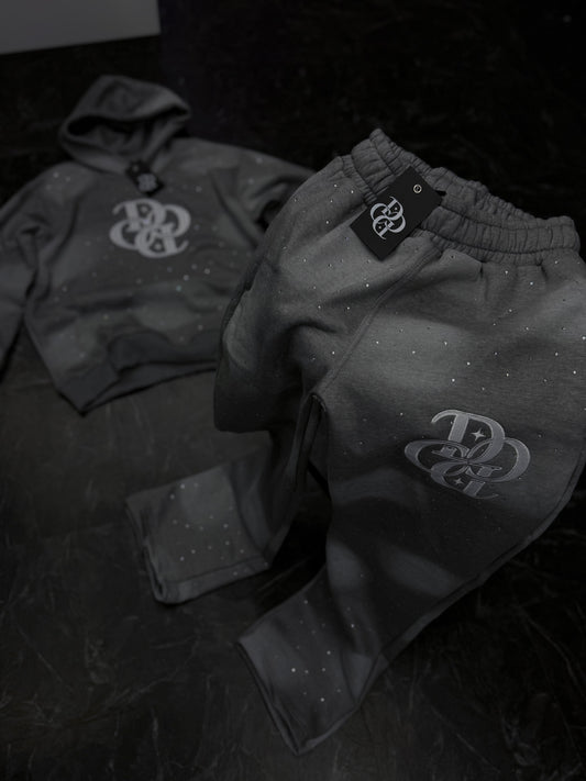 Grey Diamond HOODIE 🥶
Limited release‼️