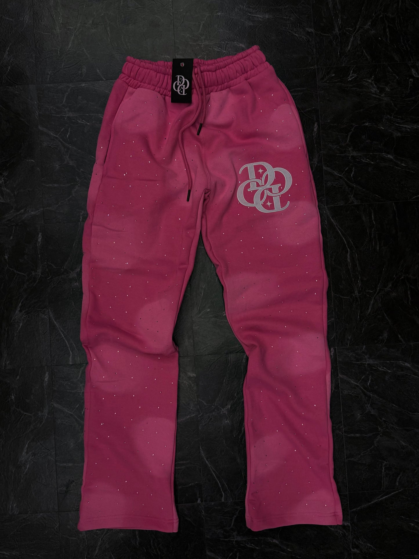 Pink Diamond PANTS 🥶
Limited release‼️